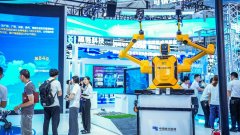 <b>但大量自驾车辆从全国多地</b>